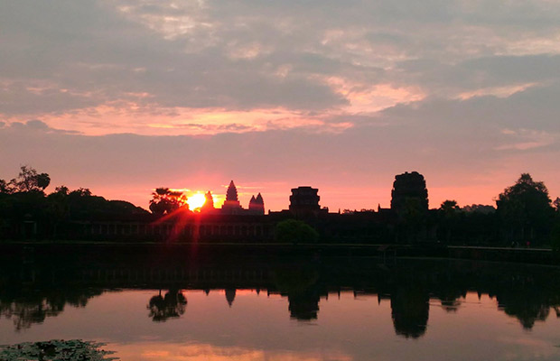 Angkor Wat Tour 2 Days With Lunch, Sunset, and Sunrise