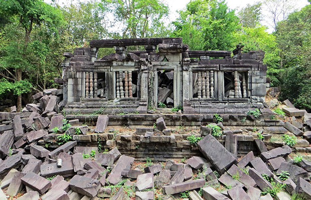 Beng Mealea Motorbike Discovery