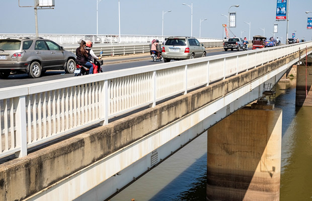 Chroy Changvar Bridge