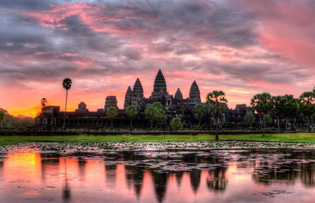 Explore Angkor Thom, Ta Prohm & Angkor Wat Day Tour