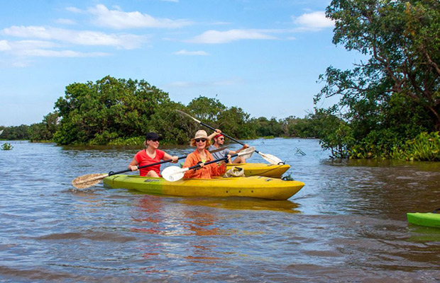 Full-Day Kayaking & Floating Village Tour in Siem Reap