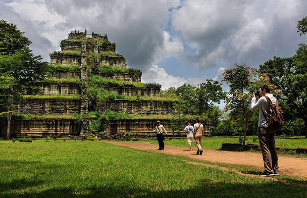 Full-Day Koh Ker and Preh Vihear Temples Private Tour