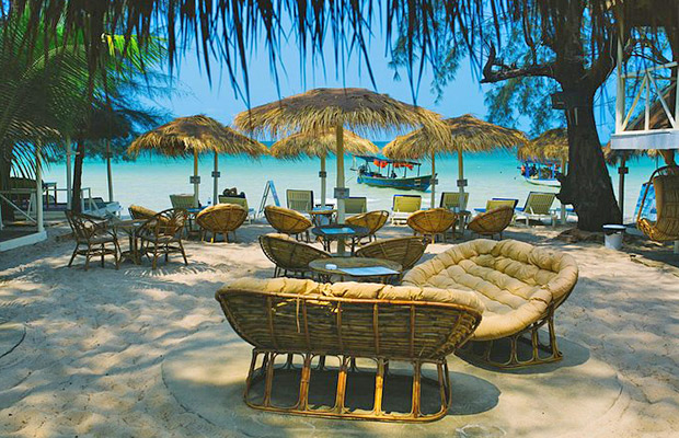 Full-Day: Private City Tour with Boat Trip to 2 Islands