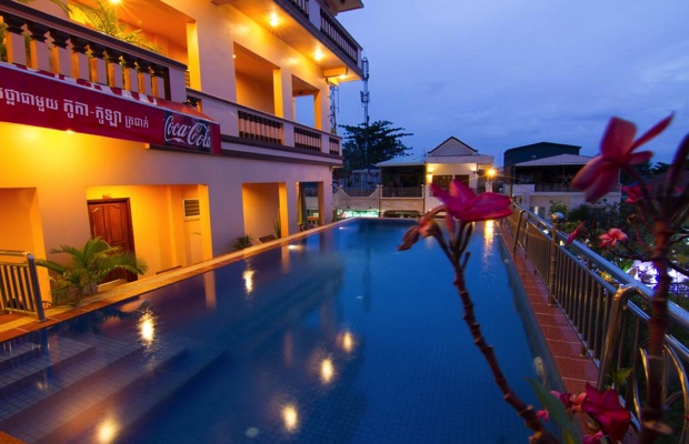 G Eleven Hotel