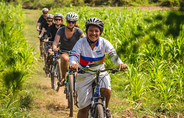 Half-Day: Phnom Penh Bike Tour at Silk Islands