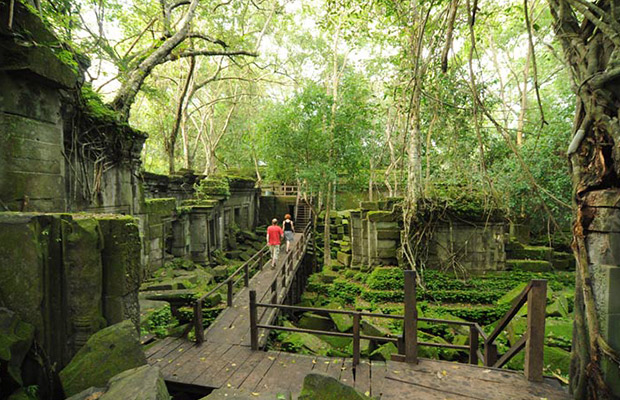 Kulen Waterfall Mountain & Beng Mealea Temple Tour
