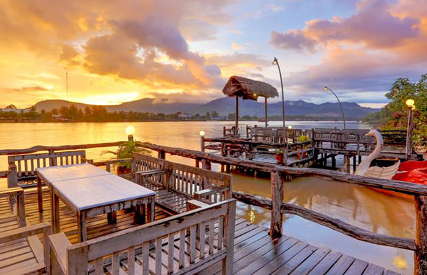 Natural Bungalows Restaurant and Bar