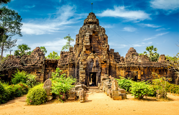 Oudong Mountain & Phnom Baset Private Tour from Phnom Penh City