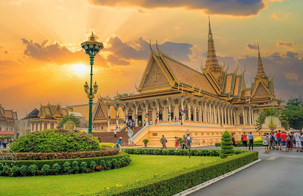 Phnom Penh City & Oudong Mountain, Local Life Village Day Tour