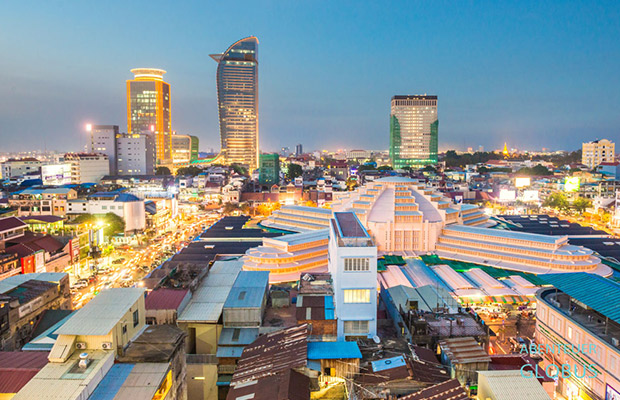 Phnom Penh City Tour by Walking with a Professional Local Guide