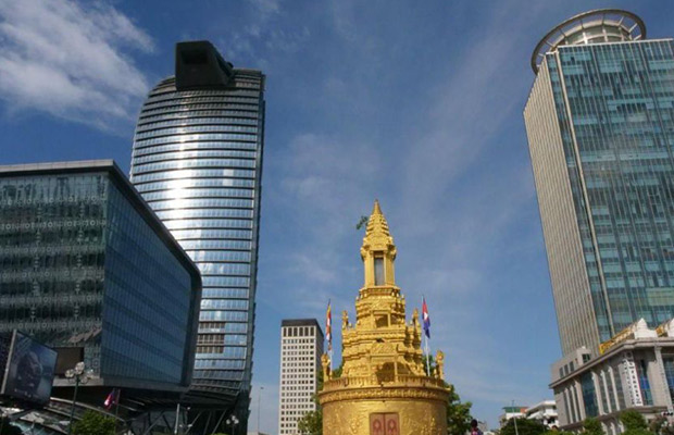 Phnom Penh City Tour by Walking with a Professional Local Guide