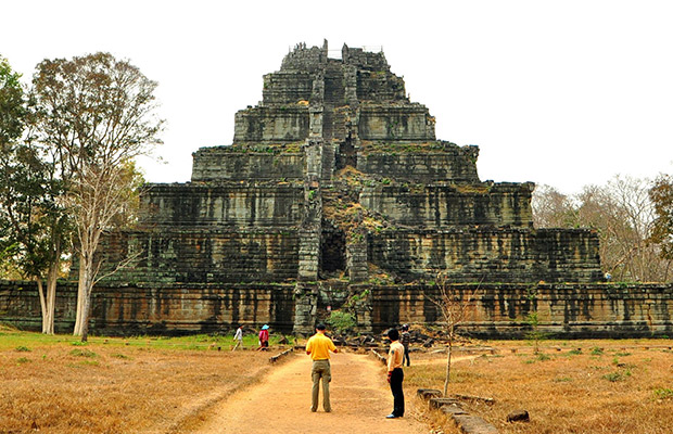 2-Day: Explore Preah Vihear, Koh Ker & Beng Mealea Tour