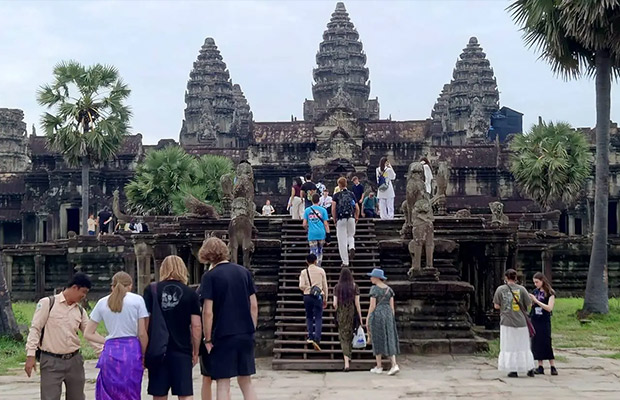 Private Transfer from Battambang to Siem Reap