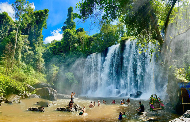 Siem Reap: Kulen Waterfall and Banteay Srei Temple Tour