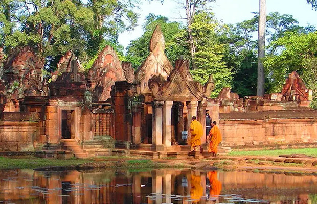 Siem Reap: Kulen Waterfall and Banteay Srei Temple Tour