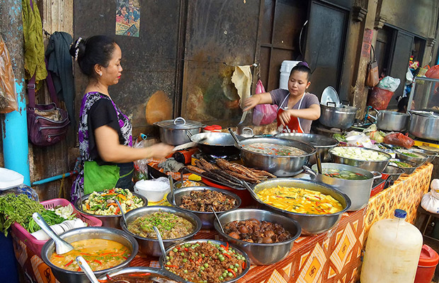 Siem Reap Small-Group Flavor of Khmer Street Food Tour