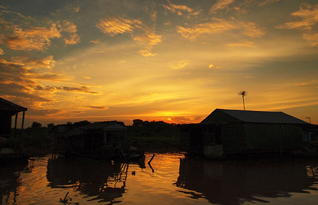 Tonle Sap Floating Village - Sunset Dinner Tour