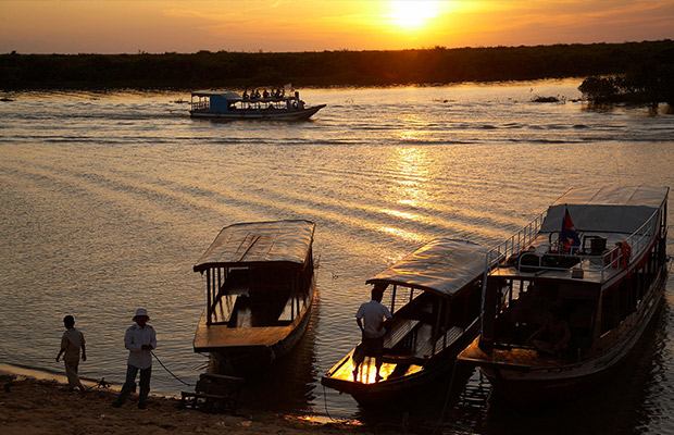 Tonle Sap Floating Village - Sunset Dinner Tour