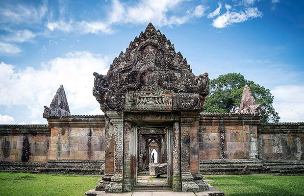 VIP Trip of Banteay Srei, Preah Vihear and Ta Mok's House