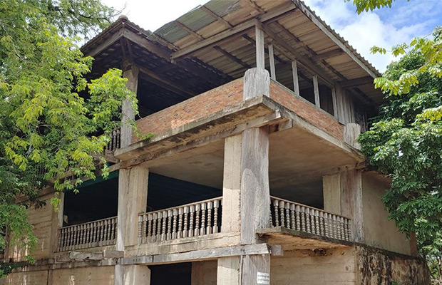 VIP Trip of Banteay Srei, Preah Vihear and Ta Mok's House