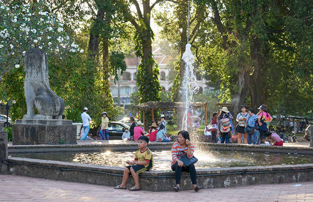 Walking Street Tour in Siem Reap City